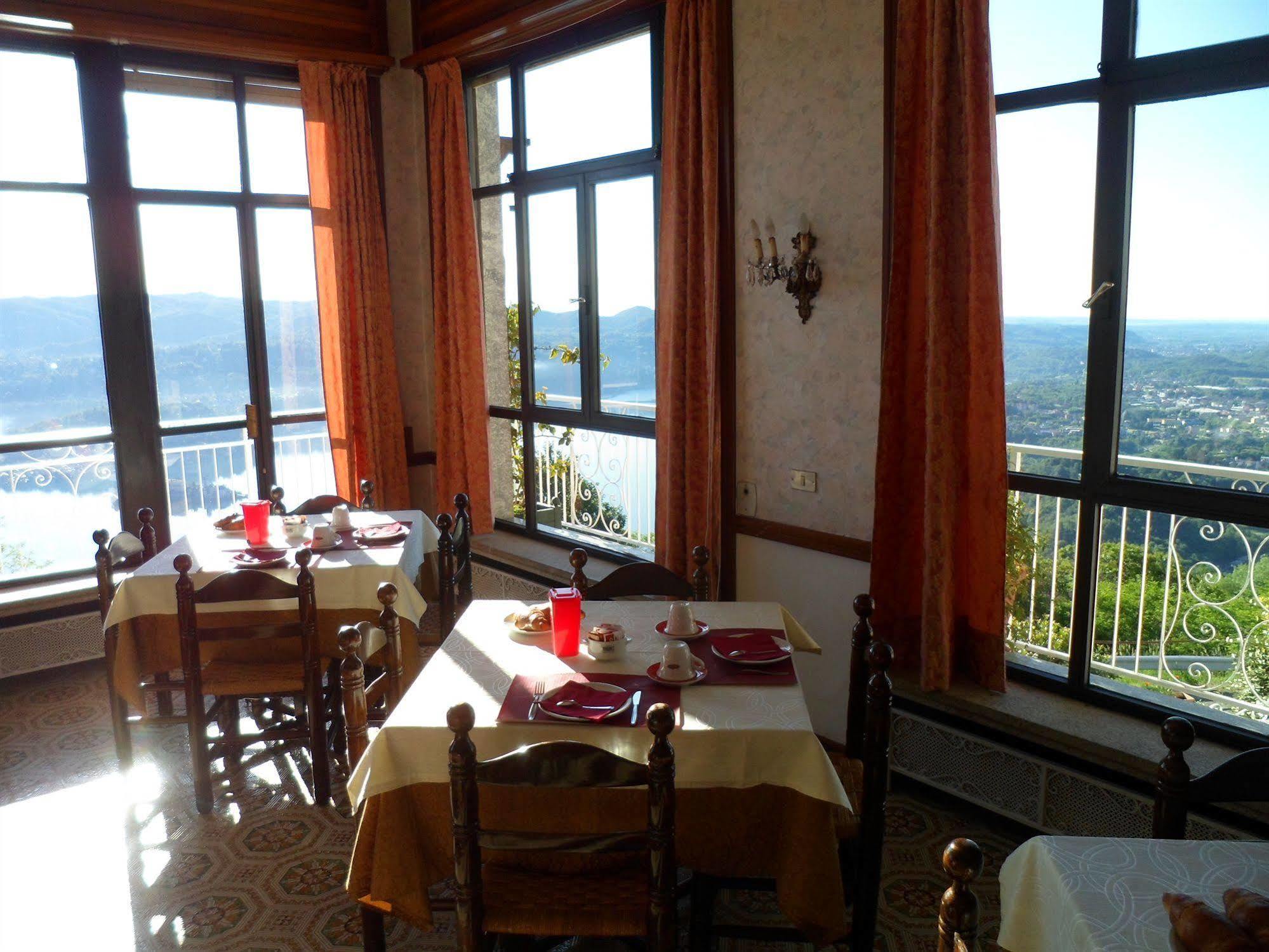 Hotel Panoramico Madonna Del Sasso Exterior foto