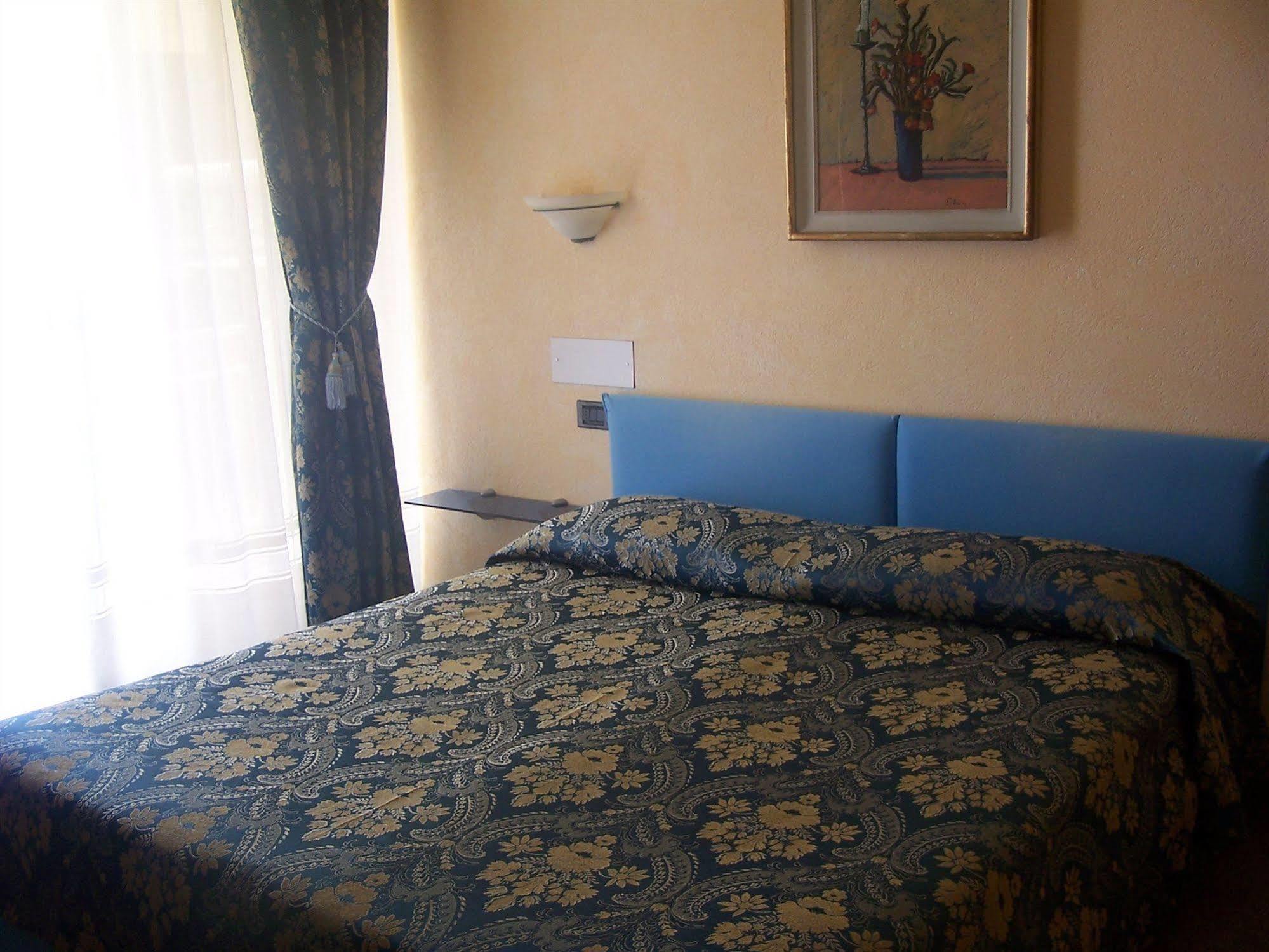 Hotel Panoramico Madonna Del Sasso Exterior foto